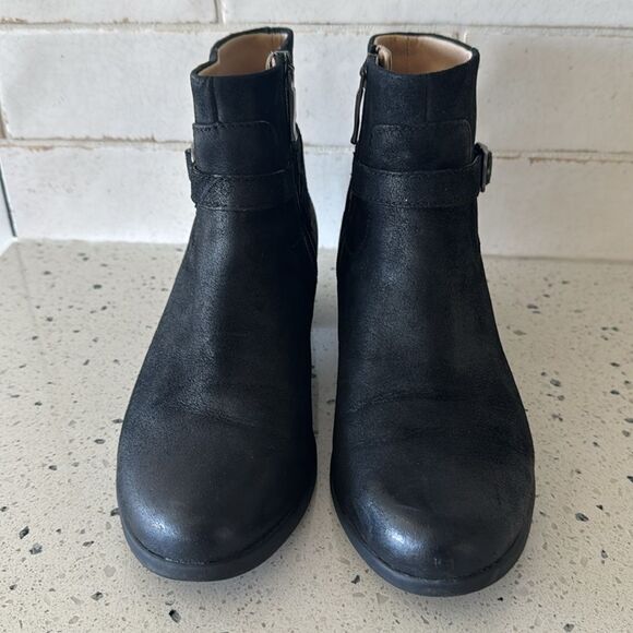 Dansko Women's Size 38 Leather Black Ankle Booties Boots Side Zip Closure EUC - Picture 2 of 12